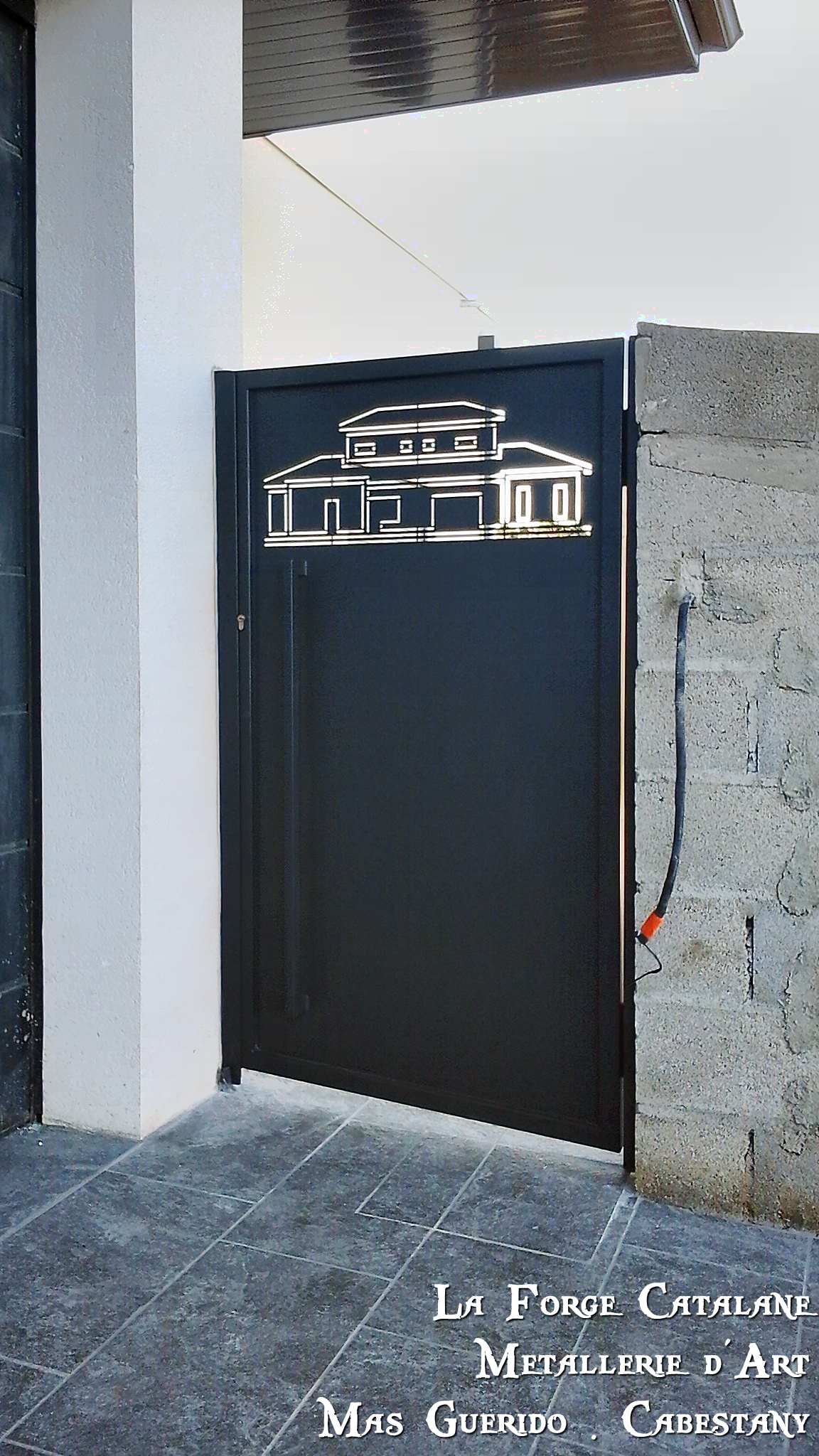 Portillon moderne thermolaque decoupe laser fer La Forge Catalane Cabestany (2).jpg